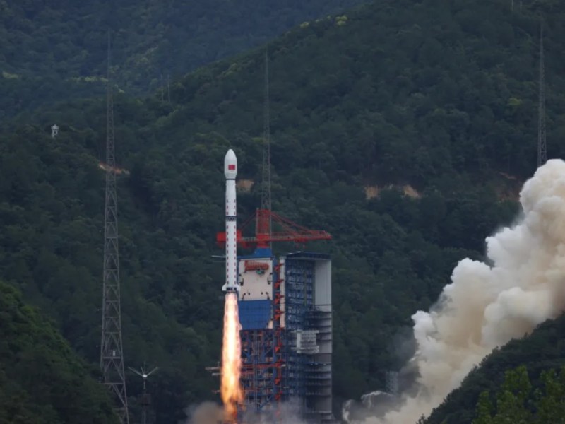 Experimental Chinese satellite turns up in unexpected orbit